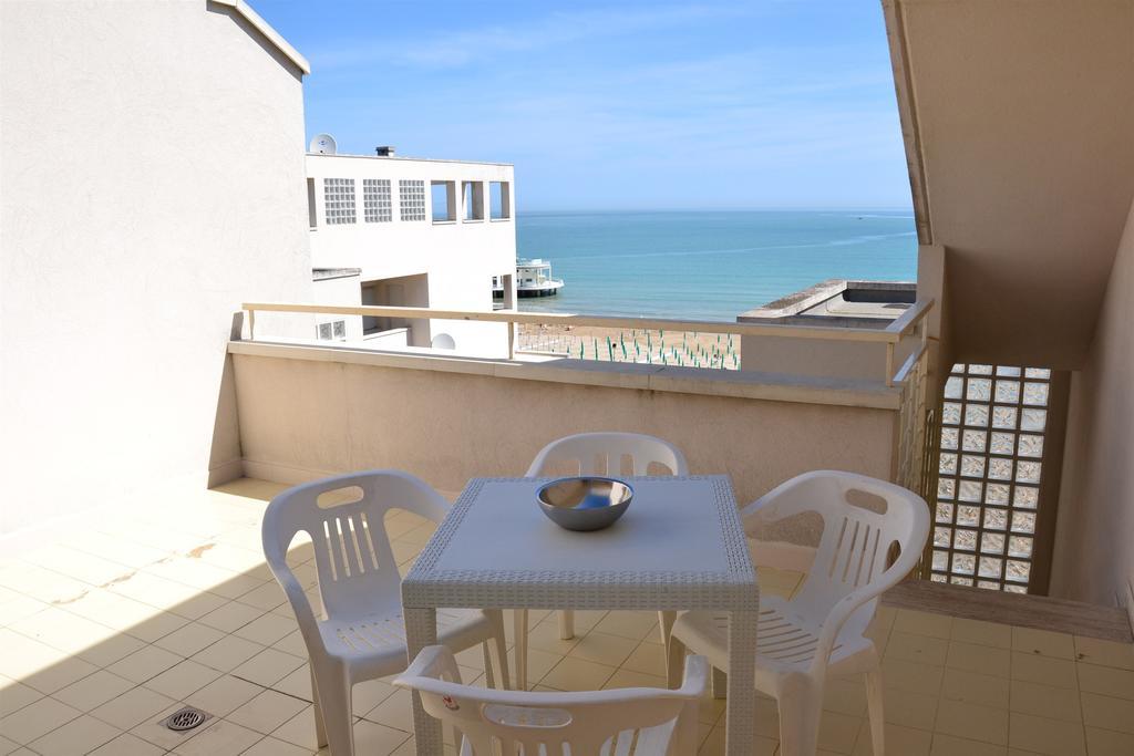 Appartamenti Rotonda Senigallia Exteriör bild